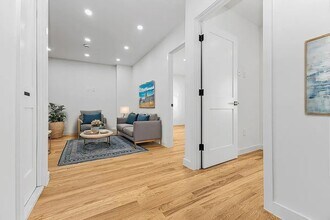 104 Bayard St in New York, NY - Building Photo - Building Photo