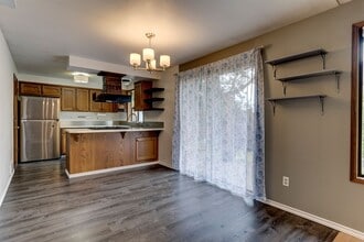 2118 Lavender Ln in Oak Harbor, WA - Foto de edificio - Building Photo