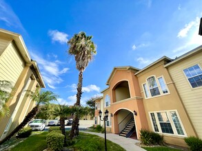 Redwood Apartments in McAllen, TX - Building Photo - Building Photo