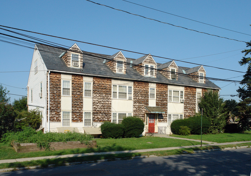 Bldg B in Allentown, PA - Building Photo