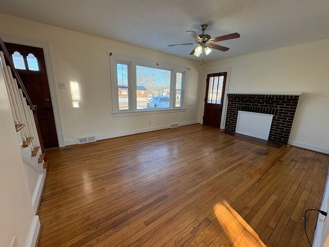 406 Monticello Ave in Lynchburg, VA - Building Photo - Building Photo