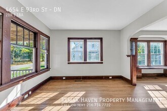 4654 E 93rd St in Garfield Heights, OH - Foto de edificio - Building Photo