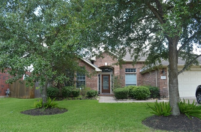 6719 Emerald Shire Ln in Houston, TX - Foto de edificio - Building Photo