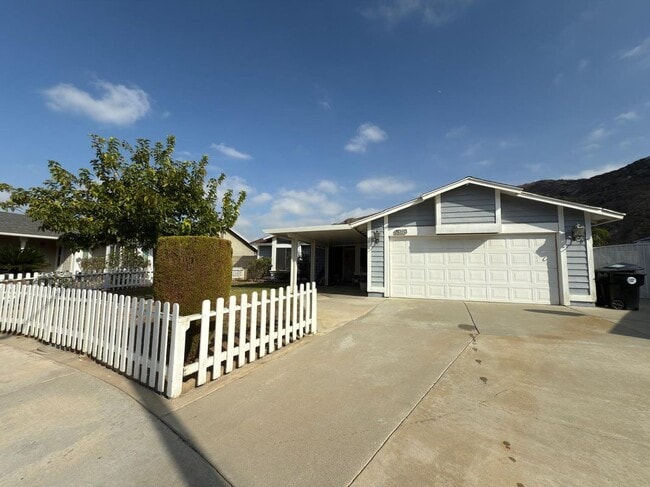 property at 14884 Rockridge Ln