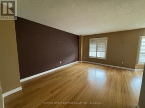 27 Dawson Crescent in Aurora, ON - Building Photo - Building Photo