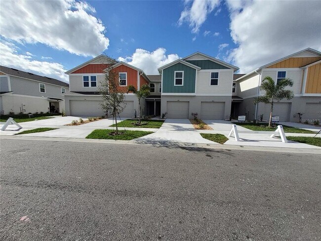 3727 King Hill Dr in Haines City, FL - Building Photo - Building Photo