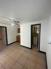 17011 NW 33rd Ct in Miami Gardens, FL - Foto de edificio - Building Photo