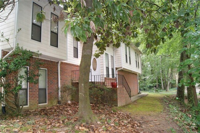 property at 4239 Glenforest Way