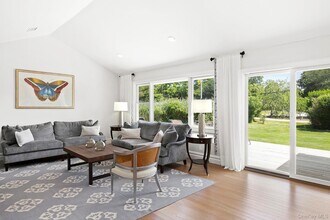 31 B Club Ln in West Hampton Dunes, NY - Building Photo - Building Photo