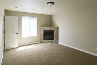 407 NW 25th St in Redmond, OR - Building Photo - Building Photo