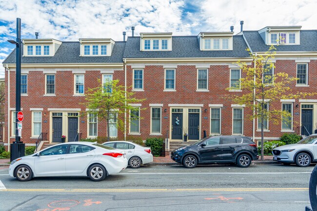 Warren Green Townhomes in Boston, MA - Building Photo - Building Photo