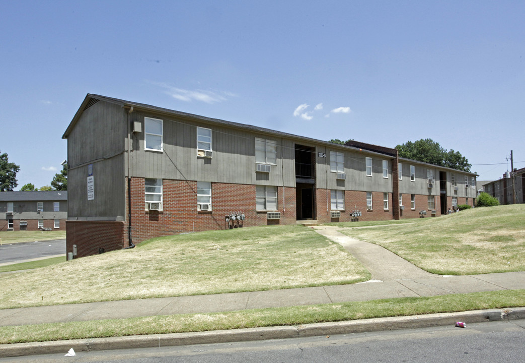 Warren Apartments in Memphis, TN - Building Photo