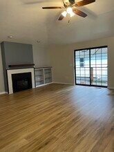 8938 49th Ct NE in Olympia, WA - Foto de edificio - Building Photo