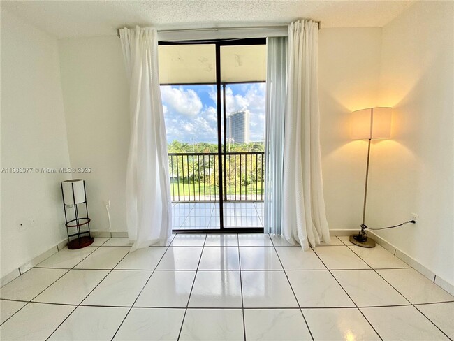 property at 16950 W Dixie Hwy