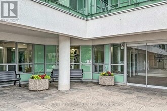 60 Fairfax Crescent in Toronto, ON - Building Photo - Building Photo