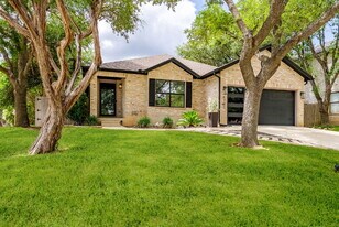 4703 Cypress Mill Dr in San Antonio, TX - Building Photo