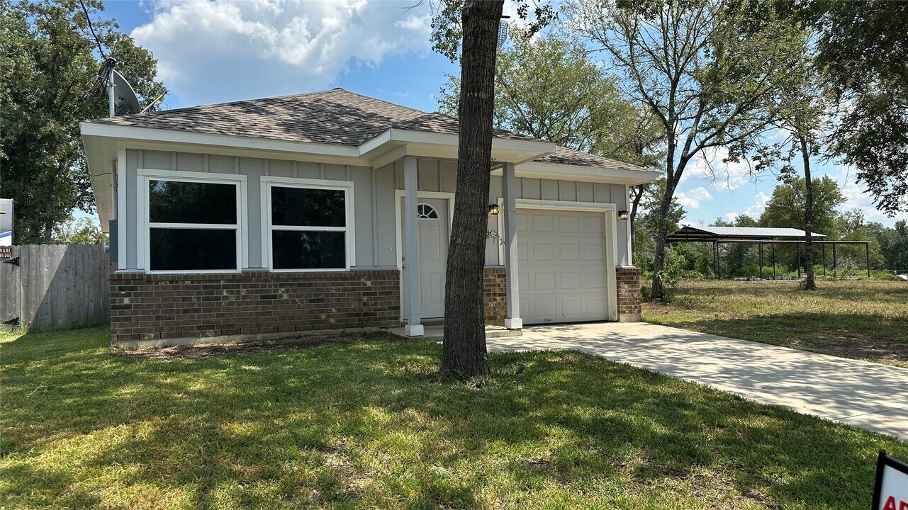 24735 Waterford St in Hempstead, TX - Building Photo