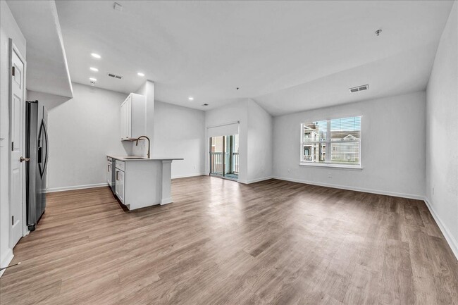 The Vinings Apartments in Richmond, VA - Building Photo - Building Photo
