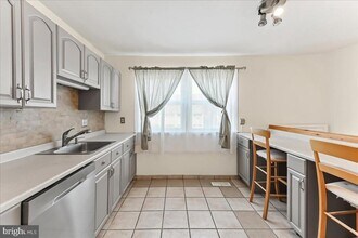 529 W Marshall St in West Chester, PA - Building Photo - Building Photo