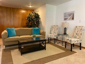 17807 8th Ave NE, Unit 2 in Shoreline, WA - Building Photo