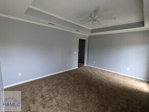 215 Bridgemont Way in Hinesville, GA - Foto de edificio - Building Photo