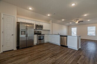 957 E Starling St in Fayetteville, AR - Building Photo - Building Photo