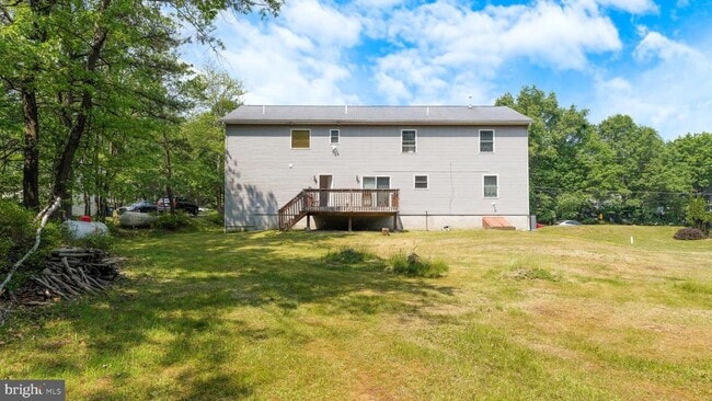 152 Granite Rd in Long Pond, PA - Foto de edificio - Building Photo