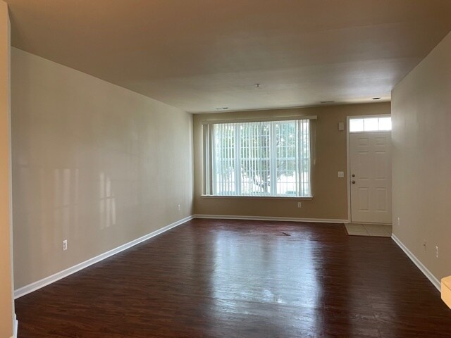 8429 Towne Center Cir in Warren, MI - Building Photo - Building Photo