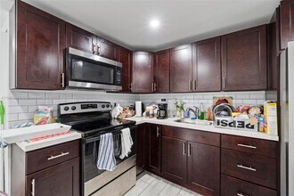 1883 NW 68th St in Miami, FL - Building Photo - Building Photo