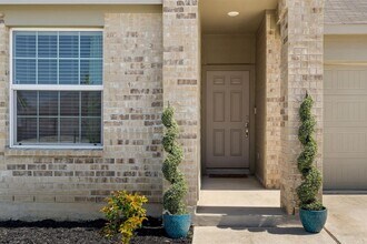 185 Silver Springs Bend in Niederwald, TX - Building Photo - Building Photo