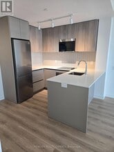 2485 Eglinton Ave W in Mississauga, ON - Building Photo - Building Photo