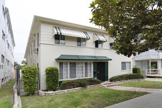 244 S Doheny Dr in Beverly Hills, CA - Building Photo - Building Photo