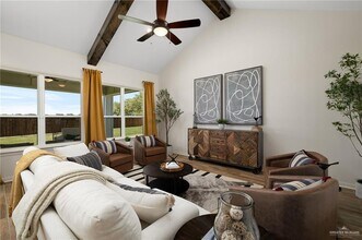 33 E Silos Ave in Edinburg, TX - Building Photo - Building Photo