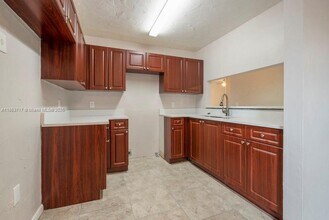 8881 SW 21st St in Miramar, FL - Building Photo - Building Photo