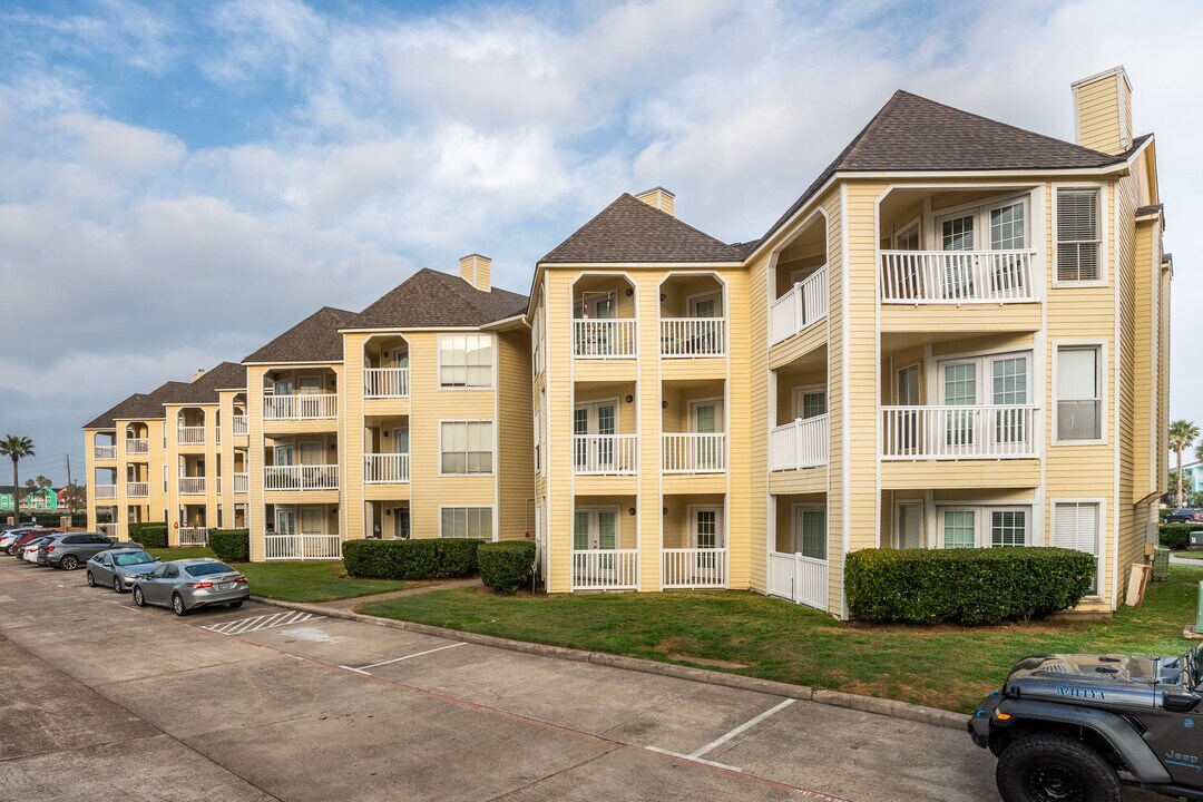 Broadwater in Galveston, TX - Foto de edificio