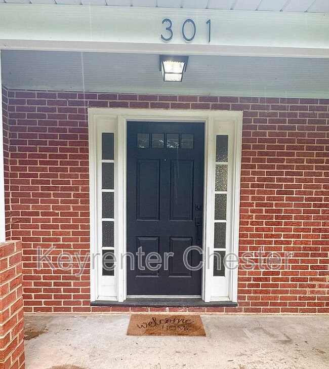 301 Mansion Dr in Hopewell, VA - Foto de edificio - Building Photo