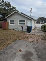 1651 32nd Ave N in St. Petersburg, FL - Building Photo