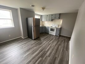 501 N Main St, Unit Up