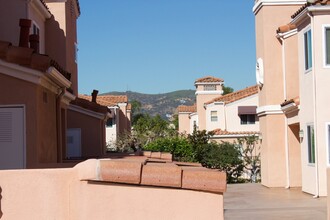 Vista Del Plaza Apartments in Brea, CA - Building Photo - Building Photo