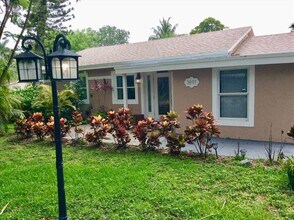 1891 SW 29th Ave in Fort Lauderdale, FL - Building Photo - Building Photo