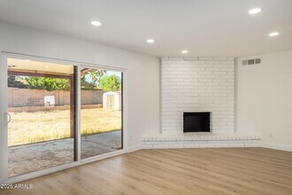 5038 E Winchcomb Dr in Scottsdale, AZ - Building Photo - Building Photo