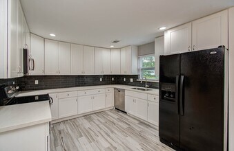 11403 Braewick Dr in Houston, TX - Building Photo - Building Photo