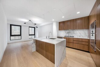 242 Broome St in New York, NY - Building Photo - Building Photo