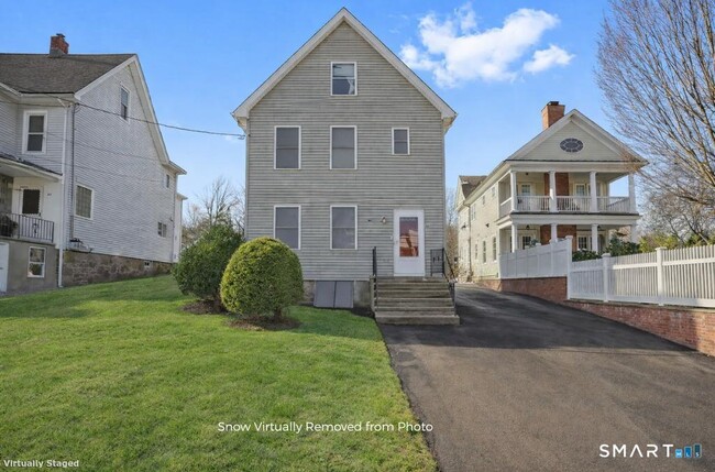 property at 28 Orchard Pl