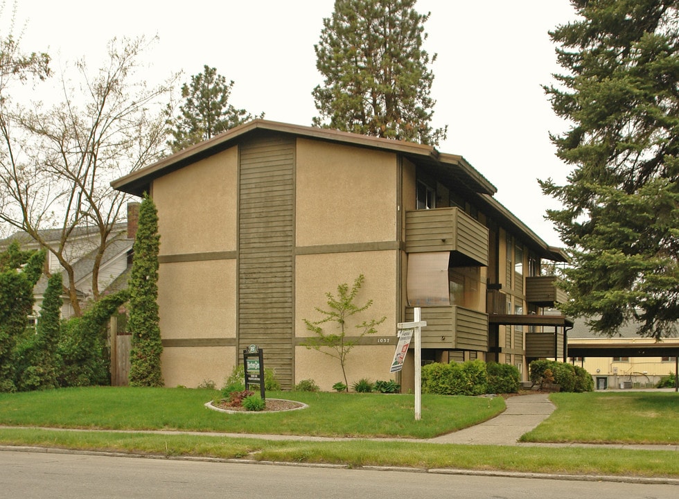 1037 N 4th St in Coeur d'Alene, ID - Building Photo