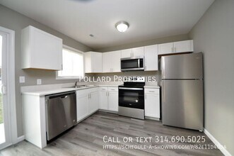 1070 Arlington Way in Warrenton, MO - Building Photo - Building Photo