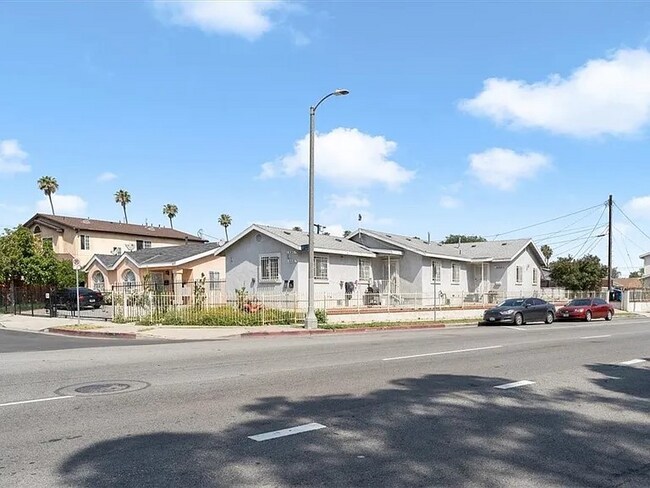 431 W 112th St in Los Angeles, CA - Building Photo - Building Photo