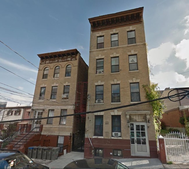 702 Eagle Ave in Bronx, NY - Building Photo - Building Photo