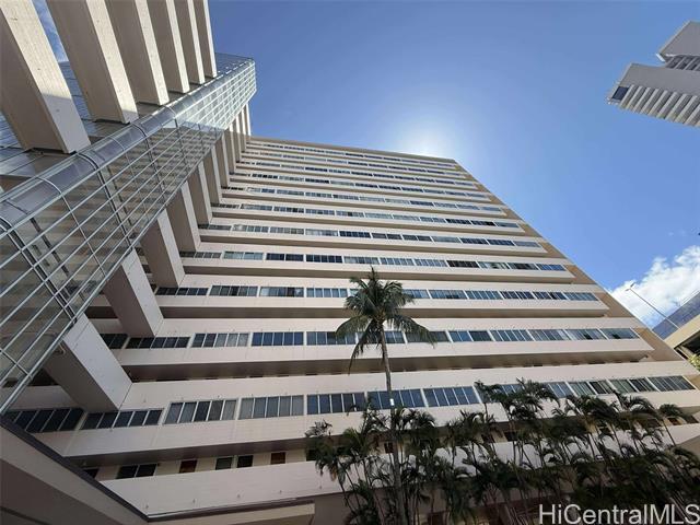 500 University Ave in Honolulu, HI - Building Photo - Building Photo
