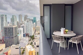 159 NE 6th St, Unit 3615 in Miami, FL - Building Photo - Building Photo